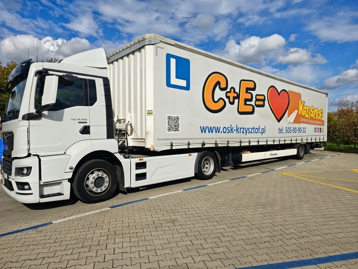 Ciągnik MAN TGS 18.440 z naczepą Krone OSK Krzysztof plac manewrowy